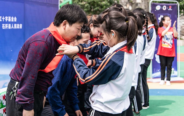 “伊利营养2020”进贵州 特别的爱给“特别”的儿童