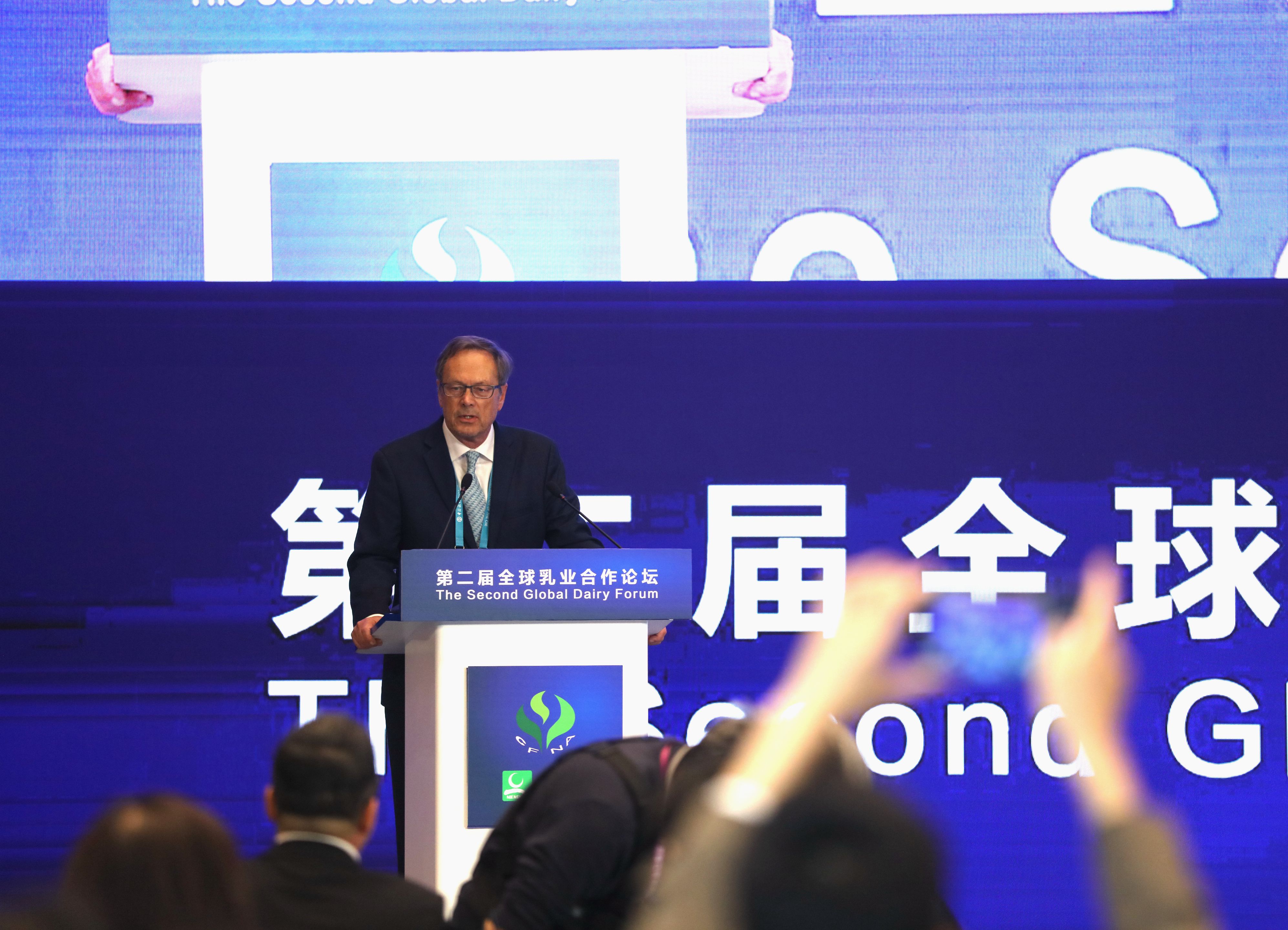 美国乳品出口协会执行副总裁Marc  Beck