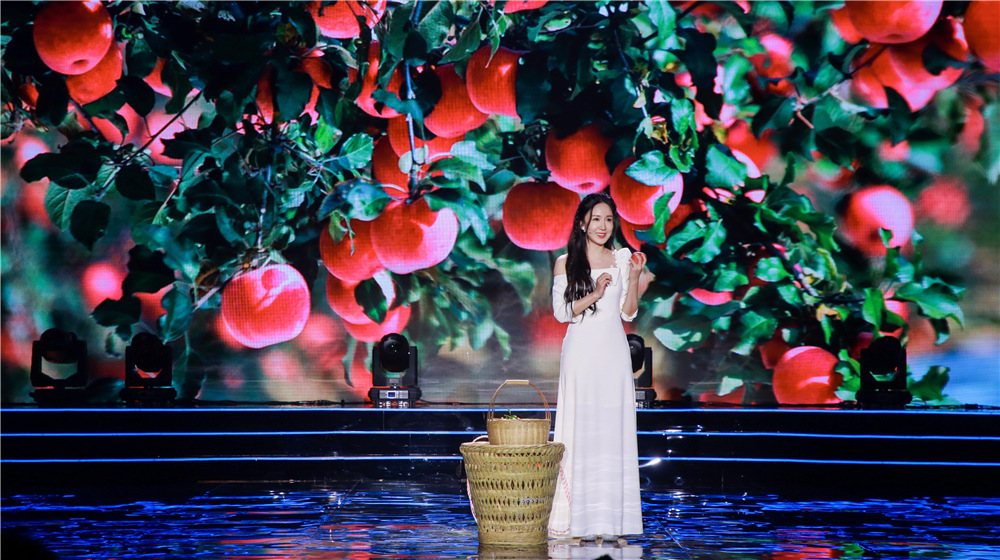 娄艺潇推介云南昭通的水果