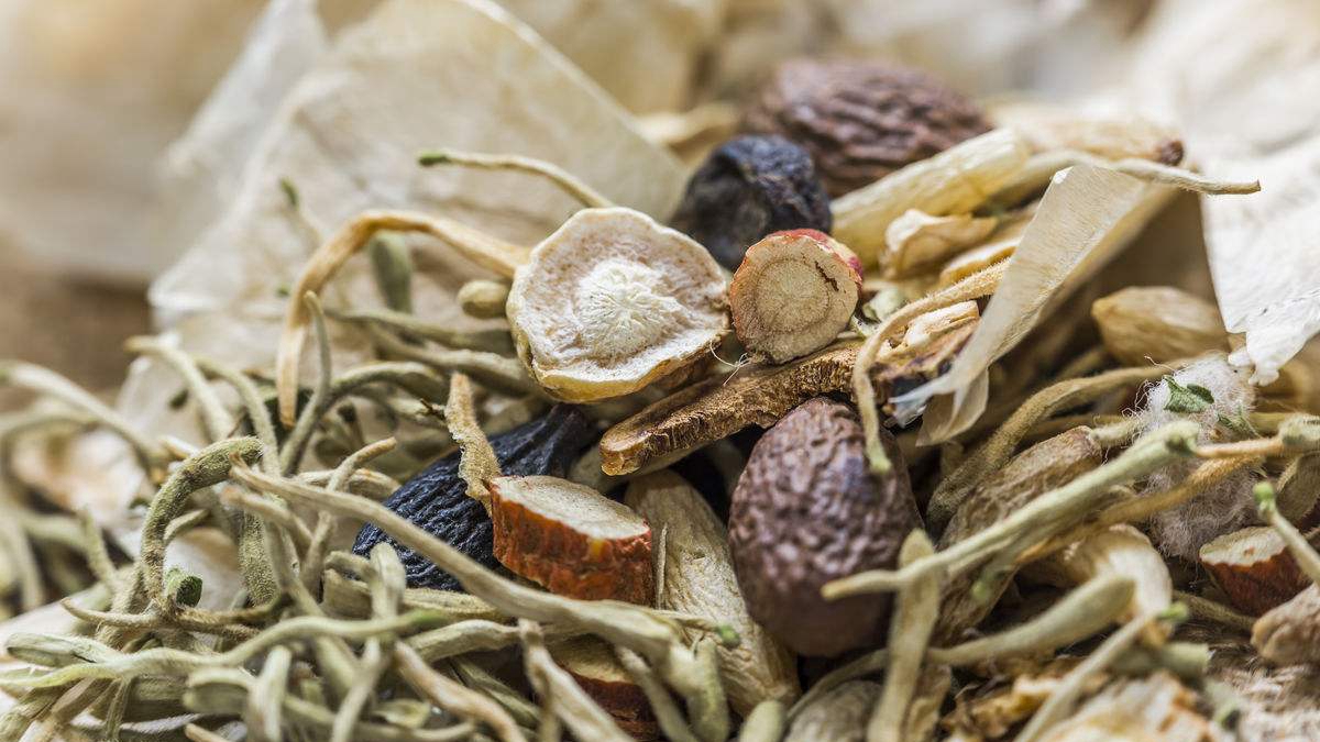 中央指导组专家、国家中医医疗救治专家组副组长刘清泉： 秋冬季新冠肺炎预防两大招&mdash;&mdash;养正气，避毒气