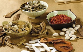 充分发挥中医药防治疫情的优势