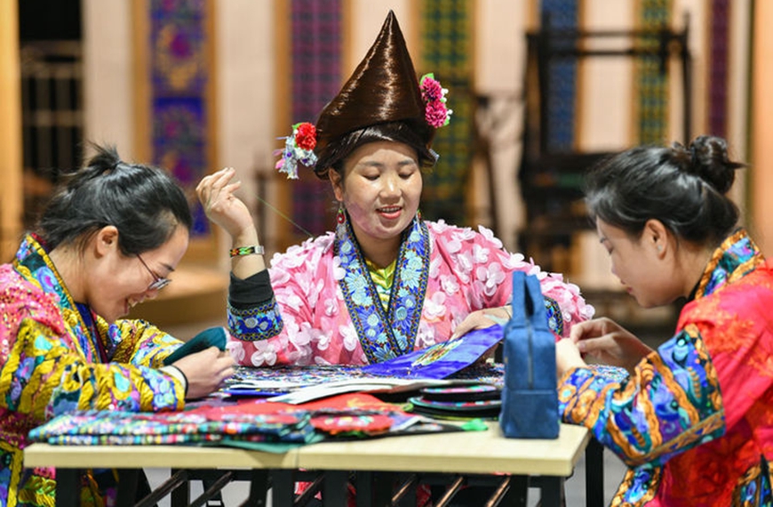 幸福看这里｜幸福是&ldquo;织&rdquo;出来的