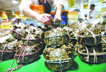 节后大闸蟹每斤便宜10元 销量降近9成