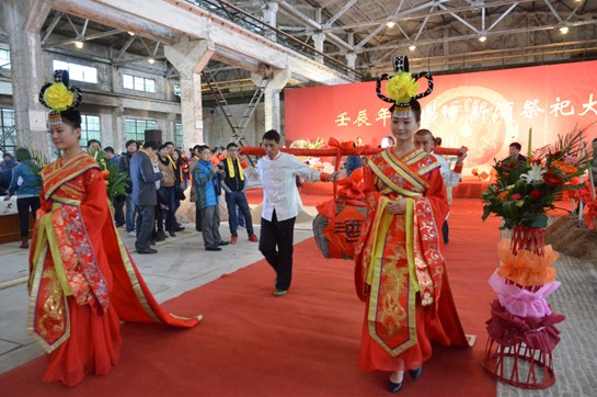 护送新酒入海封藏