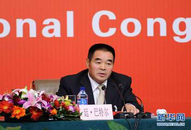 廷·巴特尔:蒙牛伊利没问题 问题在源头