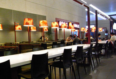 永和大王浦东机场四舍五入不找零 霸王行径被诉