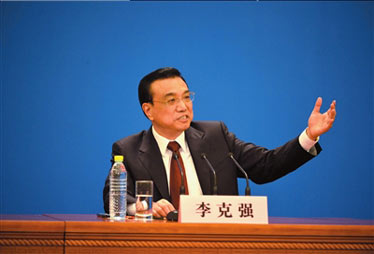 李克强谈污染和食品:要让人民呼吸洁净的空气