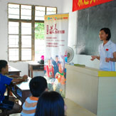 蒙牛乳业力助劳丽诗回乡上课