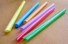 长沙多家餐企被查出“三无”劣质吸管