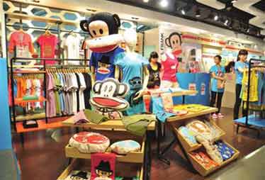 江苏无锡家乐福销售山寨"大嘴猴"引不满