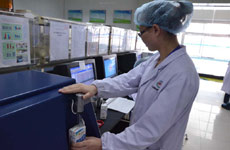 机器对牛奶做理化指标测试