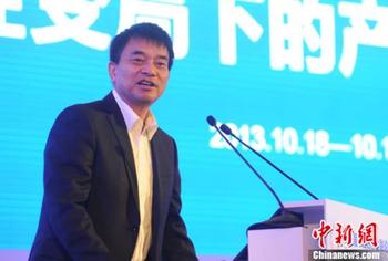 刘永好：应对产业过剩 实业企业须创新变革