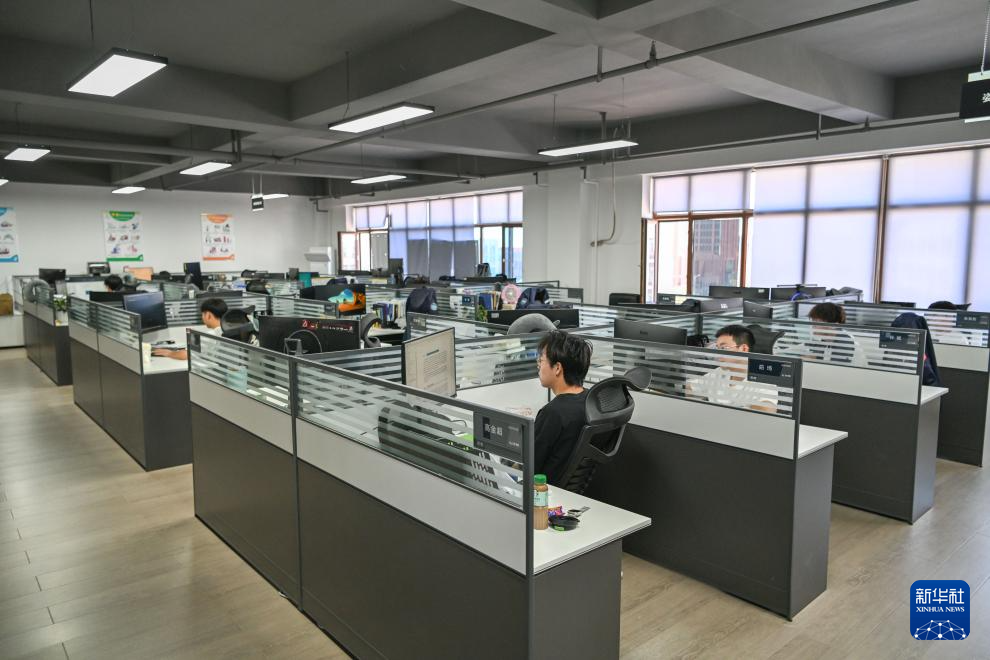 LeK5rC8iV5KQRLae.jpg