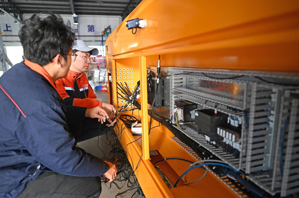 Powering Growth: Unleashing Tianjin's Industrial Might and Boosting Consumer Spending - News Directory 3