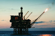 石油公司減支應對低油價