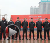 8名公益使者&ldquo;路上我帮你&rdquo;