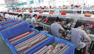 “补水解渴”实体经济