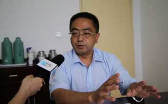 新华网采访安徽省舒城县副县长汤中明