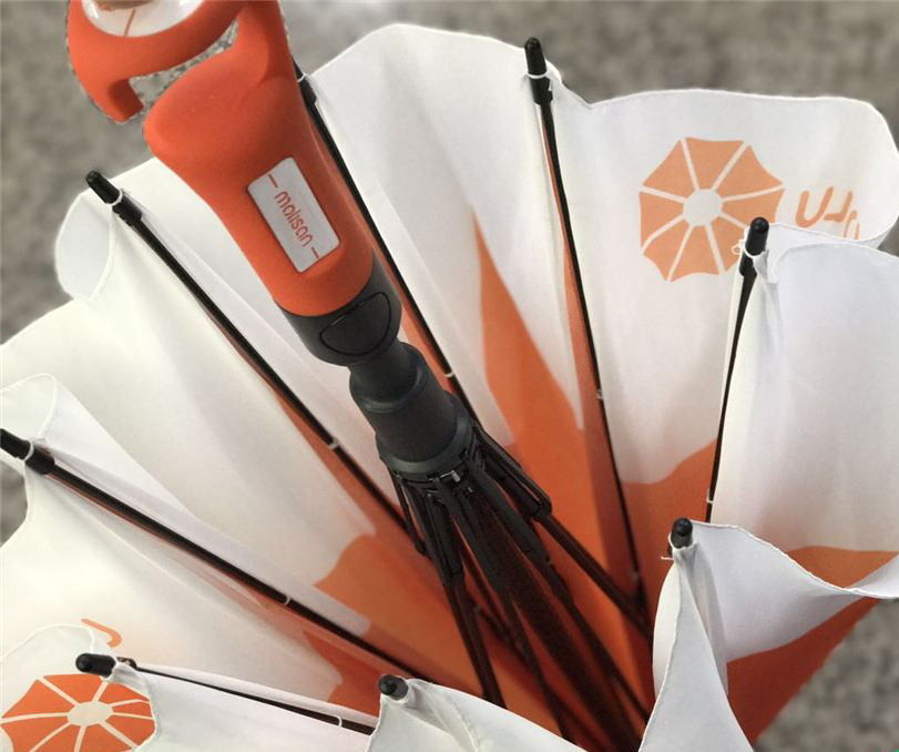 共享雨伞充电宝都来了