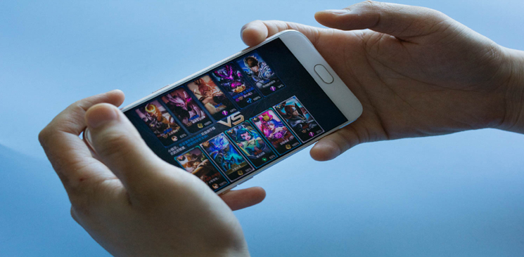 &ldquo;王者&rdquo;成&ldquo;指尖上的印钞机&rdquo;