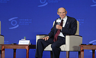 美国东西方研究所副所长迈康纳参加&ldquo;乌镇论道&mdash;&mdash;回顾与展望&rdquo;对话