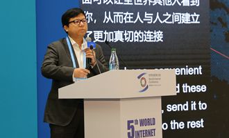 快手科技创始人、首席执行官宿华发表演讲