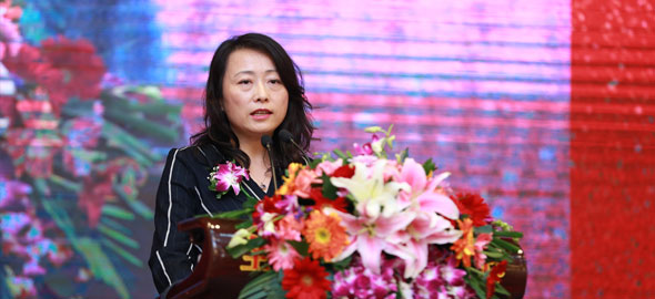 清华大学教育基金会秘书长袁桅发表演讲