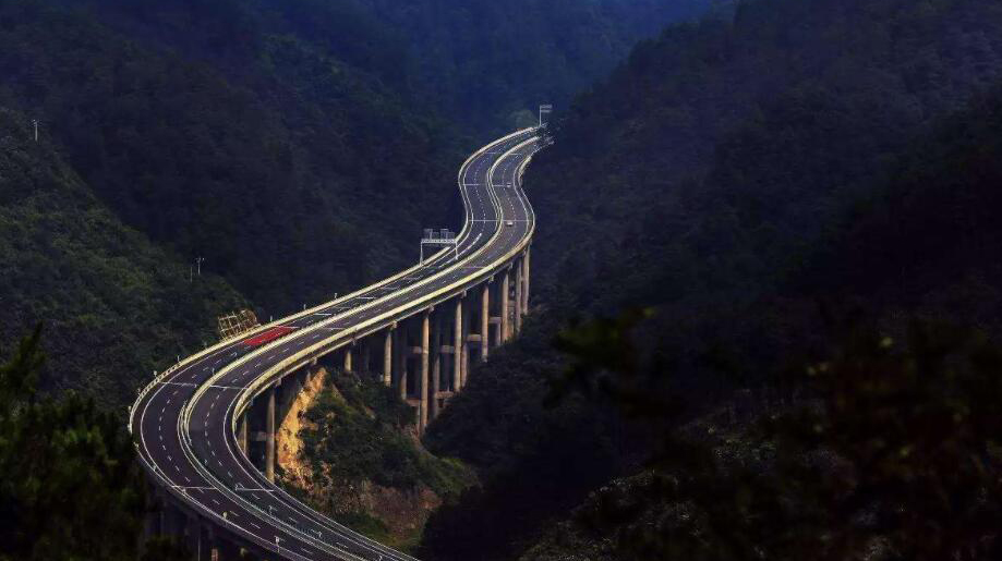 构建新发展格局 把握新机遇