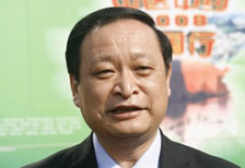 王国强：医疗体系中送红包、吃回扣现象大减