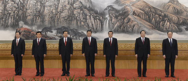 新一届中央政治局常委同记者见面