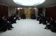 双方相关部门负责人进行充分交流