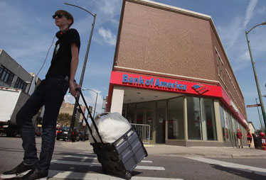 【美国银行】计划年底前裁员1.6万人 全面削减成本