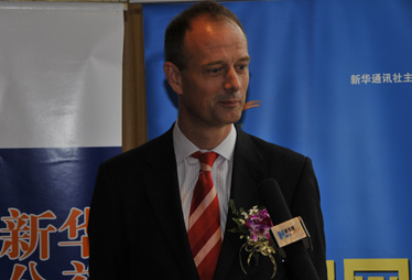 何佩德:将与中国政府合作推动开展更多慈善项目