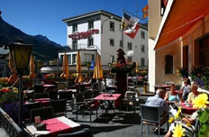 群山环抱风光旖旎