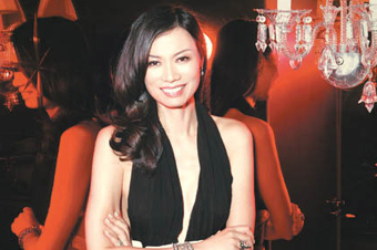 邓文迪可获10亿美元以上补偿