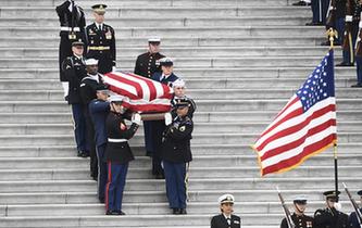 美国为前总统老布什举行国葬