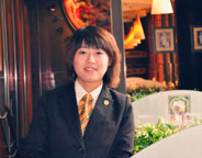 必胜客餐厅女经理 25岁掌管千万元生意