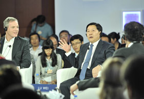 国家互联网信息办公室主任鲁炜在对话活动上发言