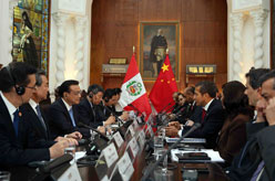 李克强同秘鲁总统乌马拉举行会谈