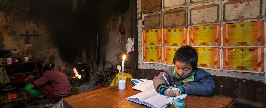 《荣誉背后》 邓诚嵘/摄