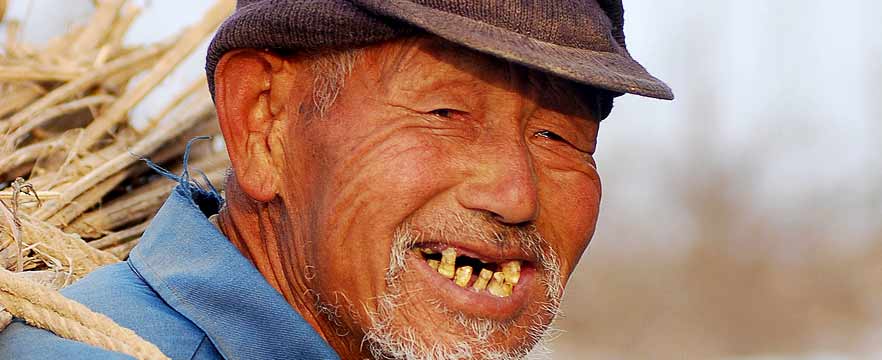 《拾材归来》 马斌/摄