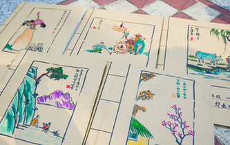 爸爸臨摹豐子愷漫畫為兒畫書皮