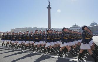 圣彼得堡举行胜利日阅兵彩排
