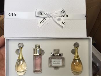 揭秘微商化粧品&ldquo;黑色代購&rdquo;産業鏈