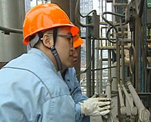 师傅敬业更“专业”(飘扬石化胜利风)