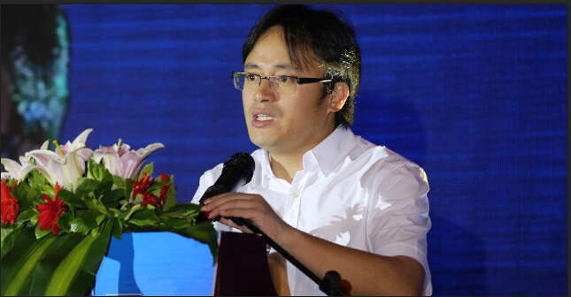 中国著名财经评论家、“江南愤青”陈宇发表演讲。