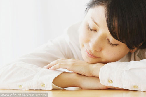 女人睡觉流口水暗示什么？