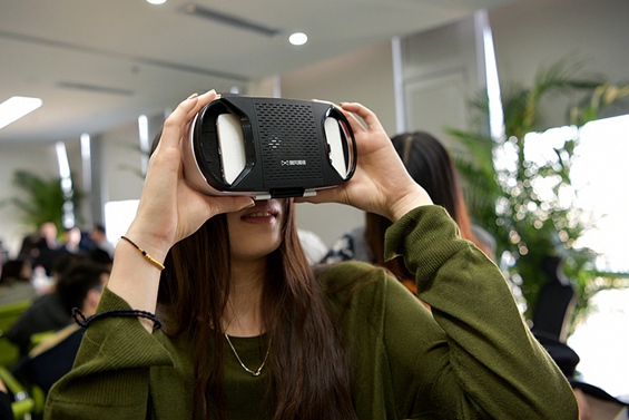 現場體驗：當虛擬照進現實，VR如何改變我們的生活？