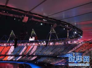 &ldquo;伦敦碗&rdquo;充满璀璨灯光