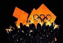 五环和燃烧的圣火